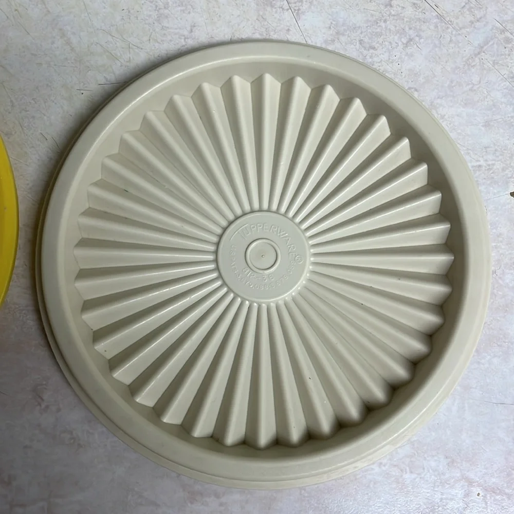 Tupperware Servalier Set of Three Round One Cup Plastic Containers with Lids